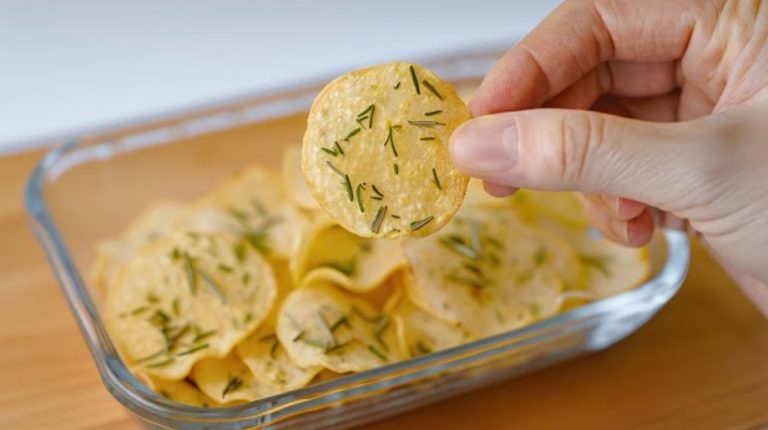 Τραγανά τσιπς ρεβιθιού με μόνο ένα υλικό (πρωτεϊνική βόμβα χωρίς τύψεις)